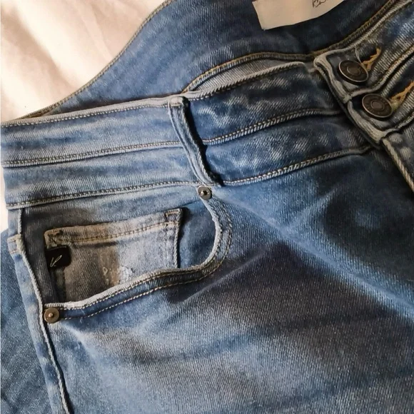 Women’s straight leg KANCAN jeans - size 18 - distressed jeans - Picture 4 of 5